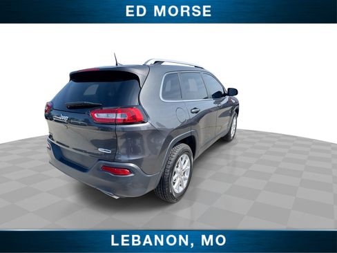 Used 2017 Jeep Cherokee Latitude w/ Cold Weather Group AWD/4WD image 8