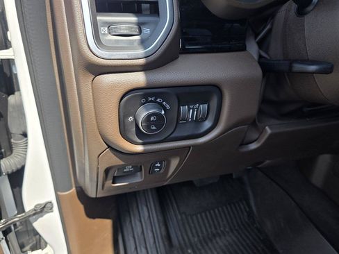 Used 2026 RAM 1500 Laramie AWD/4WD image 12