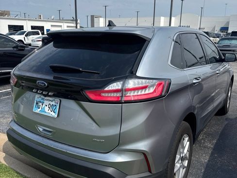 Used 2023 Ford Edge SEL w/ Convenience Package AWD/4WD image 3