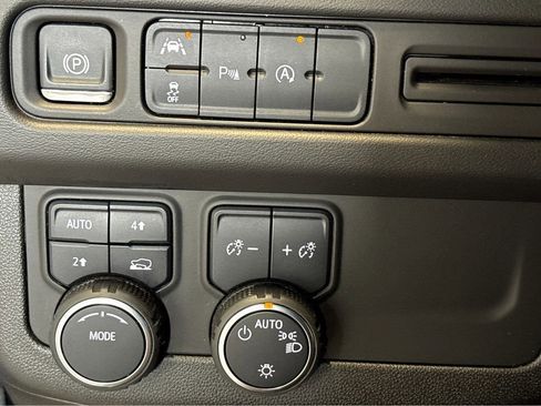 Used 2024 Chevrolet Tahoe LT AWD/4WD image 15