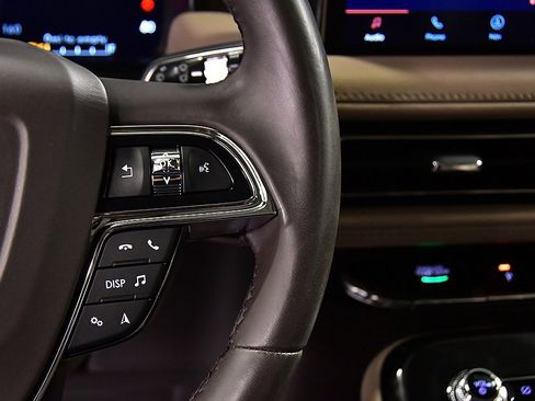 Used 2022 Lincoln Nautilus Reserve image 19