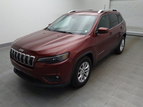 Used 2019 Jeep Cherokee Latitude w/ Popular Appearance Group FWD image 2