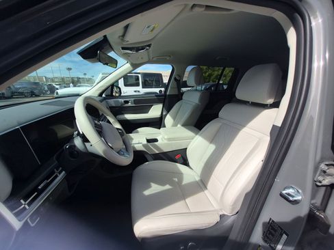 Used 2025 Hyundai Santa Fe SEL image 12