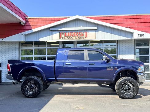 Used 2018 RAM 2500 Laramie AWD/4WD image 2