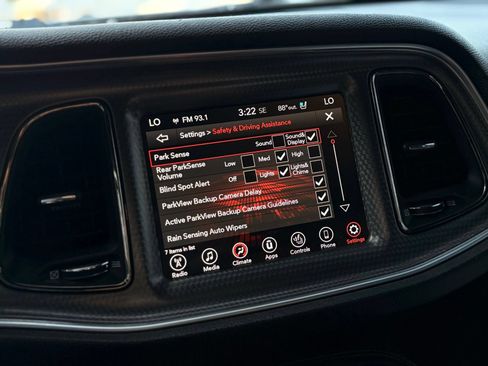 Used 2020 Dodge Challenger SRT Hellcat w/ Plus Package RWD image 40