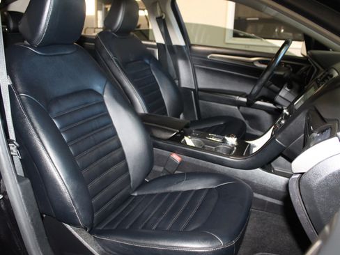 Used 2020 Ford Fusion SEL image 25