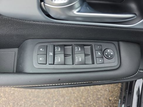 New 2026 Chrysler Pacifica Limited AWD/4WD image 32