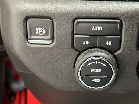 Used 2024 Chevrolet Silverado 1500 LT AWD/4WD image 36