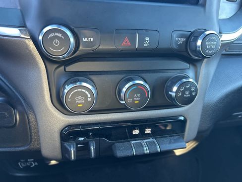 Used 2024 RAM 3500 Big Horn image 39