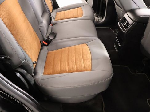 Used 2018 Ford Edge SEL w/ Equipment Group 201A image 16