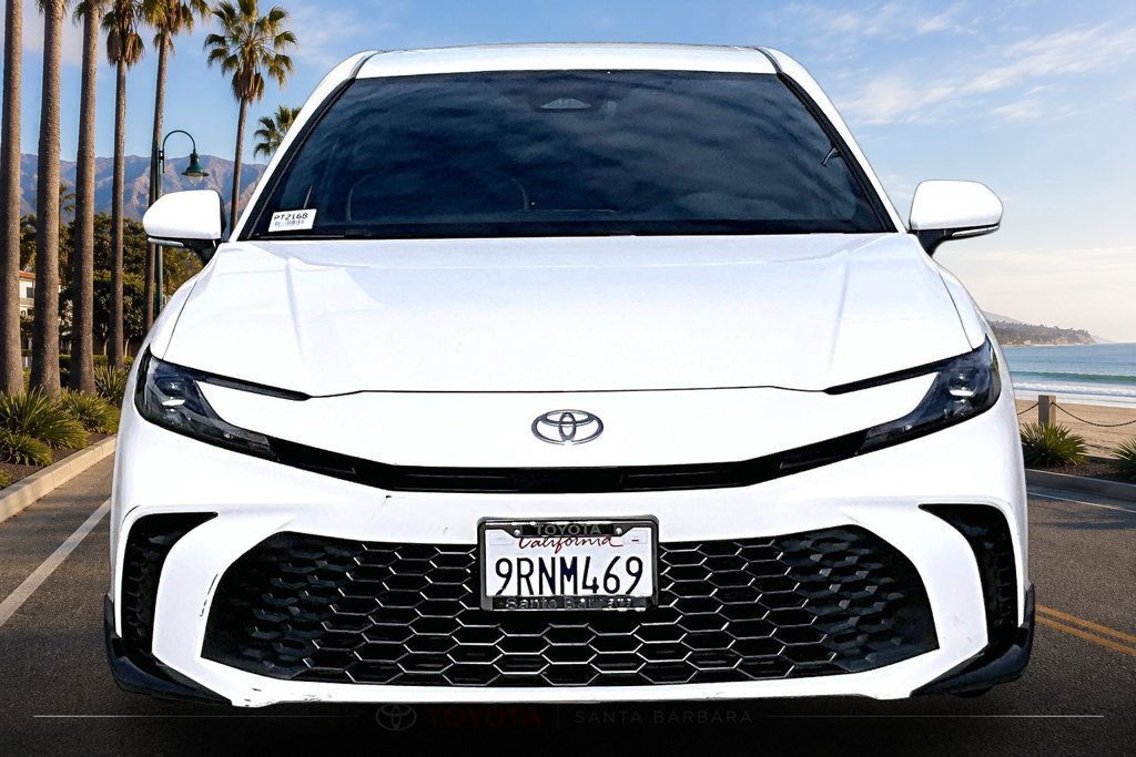 Used 2025 Toyota Camry SE FWD image 2