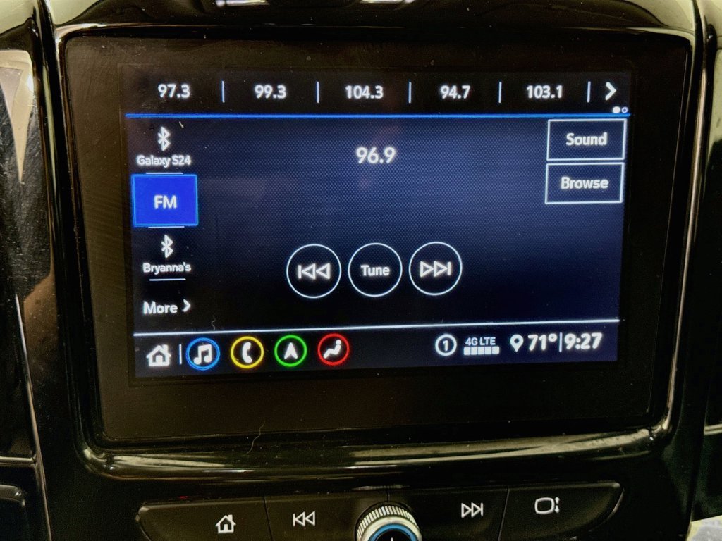 Used 2021 Chevrolet Traverse LT w/ LT Premium Package AWD/4WD image 17
