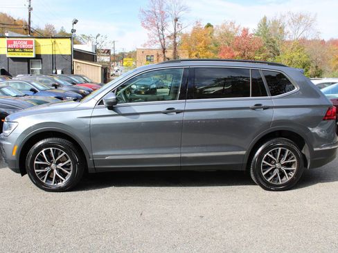 Used 2020 Volkswagen Tiguan SE image 12