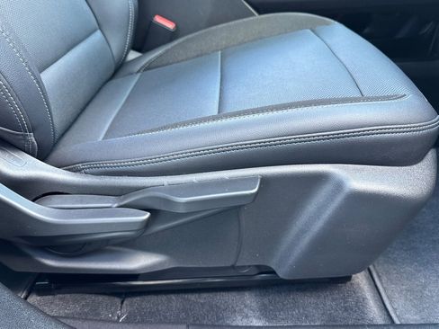 Used 2025 Chevrolet Equinox EV LT w/ Convenience Package image 24