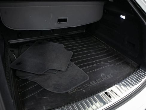 Certified 2022 Porsche Cayenne image 30