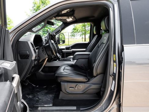 Used 2021 Ford F250 Platinum w/ FX4 Off-Road Package AWD/4WD image 6