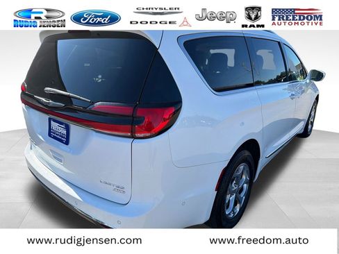Used 2021 Chrysler Pacifica Limited w/ Premium & Safety Sphere Group AWD/4WD image 5