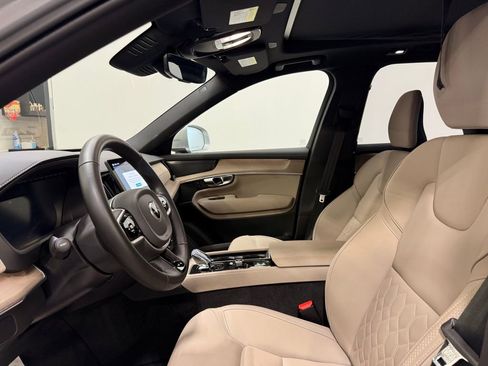 Used 2025 Volvo XC90 B6 Plus image 10