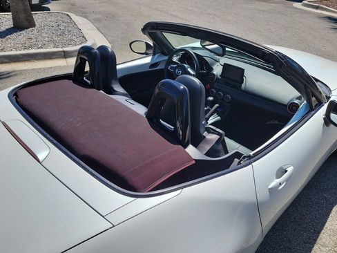 Used 2018 MAZDA MX-5 Miata Grand Touring image 12