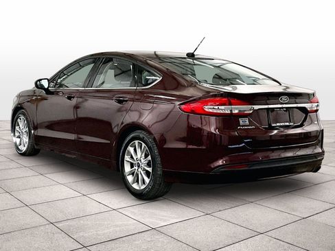 Used 2017 Ford Fusion SE image 10