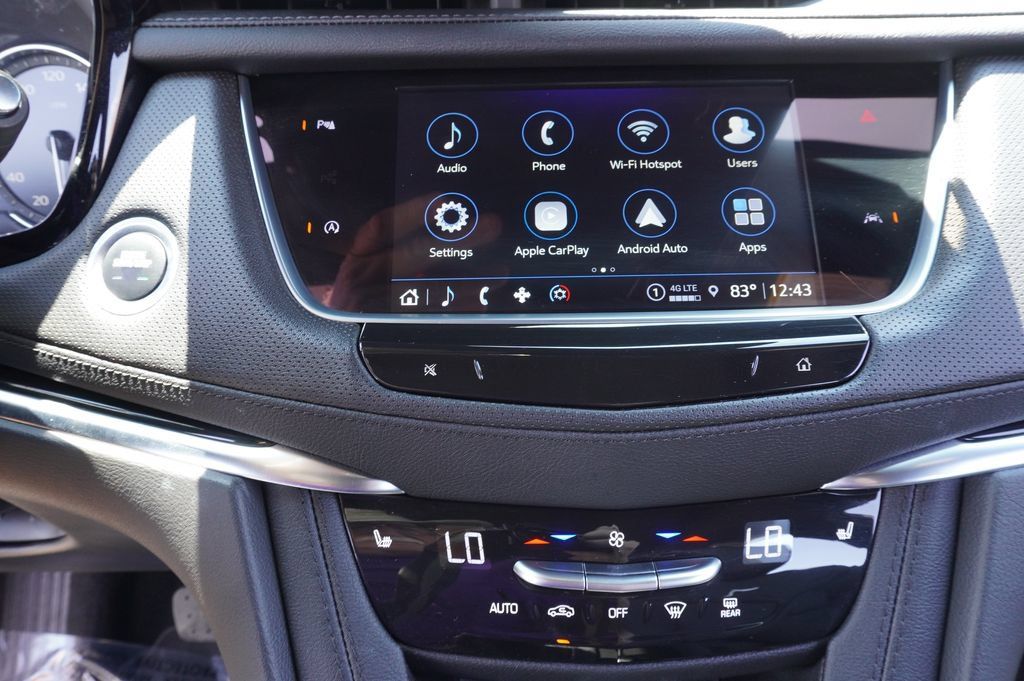 Certified 2025 Cadillac XT6 Luxury FWD image 24