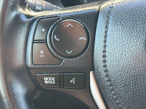 Used 2018 Toyota RAV4 XLE AWD/4WD image 17