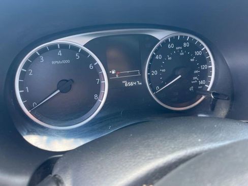 Used 2020 Nissan Kicks S FWD image 4