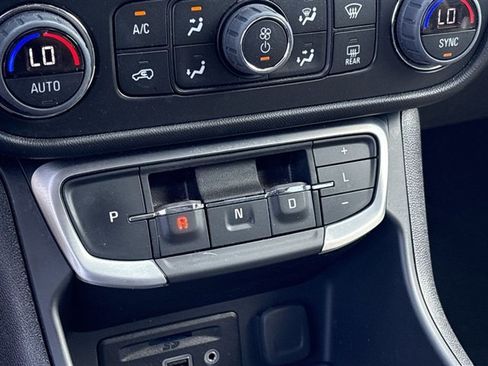 Certified 2024 GMC Terrain SLT AWD/4WD image 15