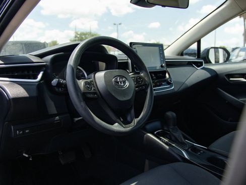 Used 2021 Toyota Corolla LE FWD image 13
