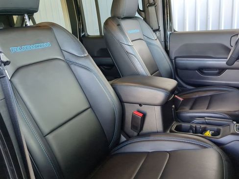 Used 2024 Jeep Wrangler Unlimited Rubicon 4xe image 8