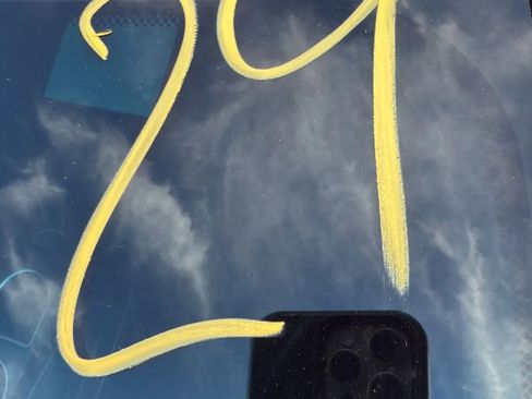 Used 2022 Toyota Avalon XLE image 30