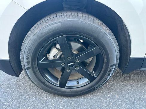 Used 2019 Chevrolet Equinox LT FWD image 15
