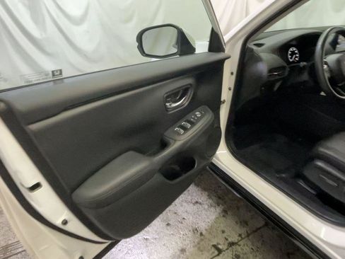 Certified 2025 Honda HR-V EX-L image 27