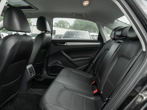 Used 2013 Volkswagen Passat TDI SE FWD image 8