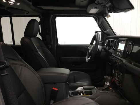 Used 2022 Jeep Wrangler Unlimited Rubicon w/ Xtreme Recon 35" Tire Package AWD/4WD image 22