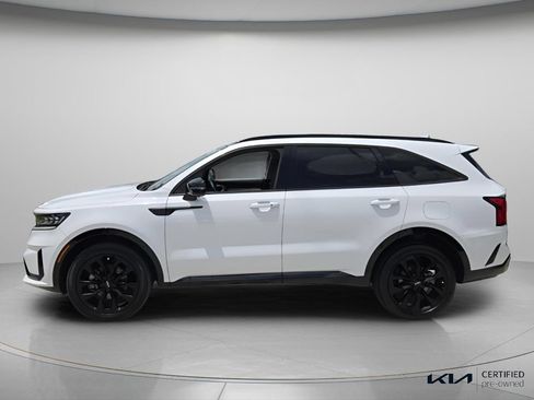 Certified 2023 Kia Sorento SX AWD/4WD image 3