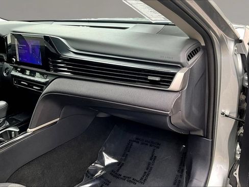 Used 2025 Toyota Camry LE FWD image 25