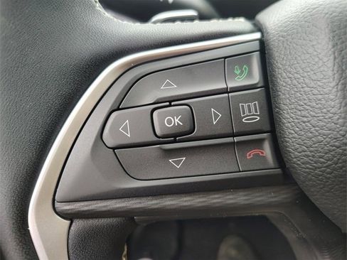 New 2025 Jeep Grand Cherokee 4WD image 18