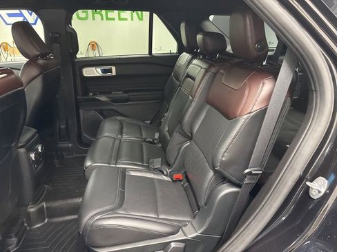 Used 2020 Ford Explorer Platinum w/ Premium Technology Package image 24