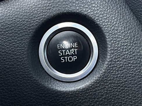 Used 2020 Toyota Corolla SE image 19