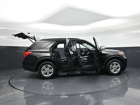 Used 2022 Ford Explorer XLT AWD/4WD image 4