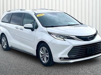 Used 2022 Toyota Sienna Limited AWD/4WD video 1