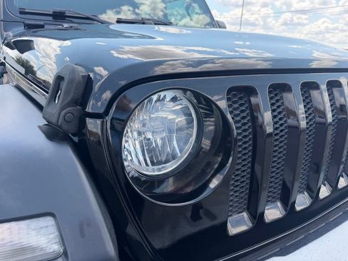 Used 2018 Jeep Wrangler Unlimited Sport S AWD/4WD image 10