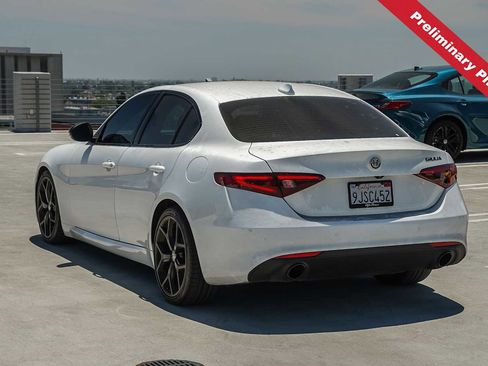Used 2020 Alfa Romeo Giulia w/ Nero Edizione RWD image 8