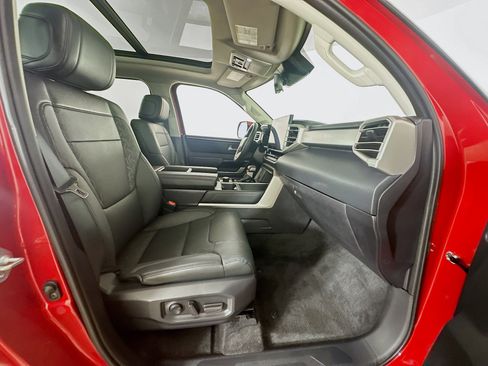 Used 2024 Toyota Tundra Limited AWD/4WD image 31
