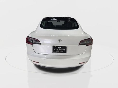 Used 2019 Tesla Model 3 Standard Range image 9
