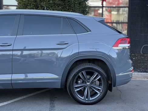 Used 2020 Volkswagen Atlas Cross Sport SE image 11