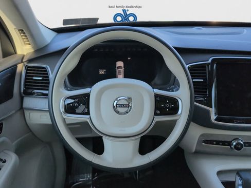 Used 2025 Volvo XC90 B5 Plus w/ Protection Package Premier image 15