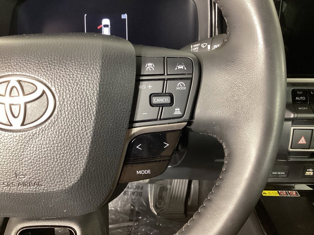 Used 2026 Toyota Camry XLE AWD/4WD image 15