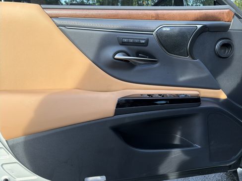 Certified 2024 Lexus ES 300h Ultra Luxury w/ Accessory Package (Z2) FWD image 13